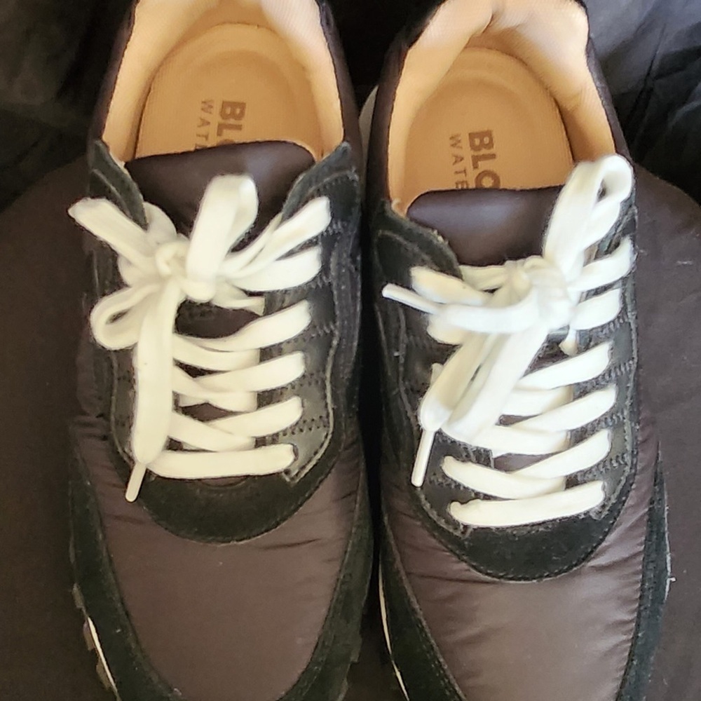 Blondo Kamari Water Resistant Sneakers - Picture 4 of 5